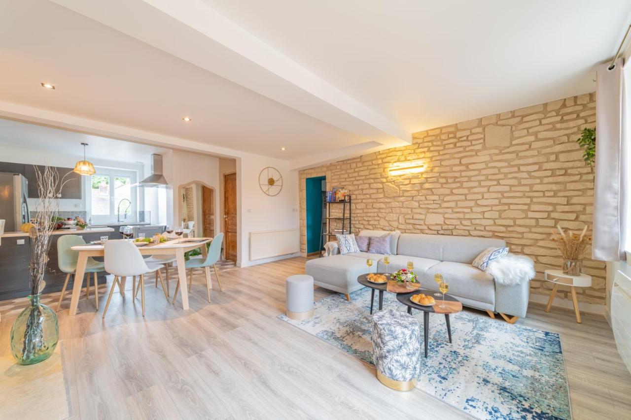 Côté Cour, 3 chambres, terrasses, jardin privé avec terrain de pétanque, cave voutée Corgoloin Exterior foto