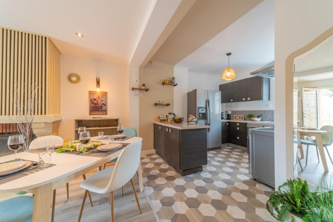 Côté Cour, 3 chambres, terrasses, jardin privé avec terrain de pétanque, cave voutée Corgoloin Exterior foto