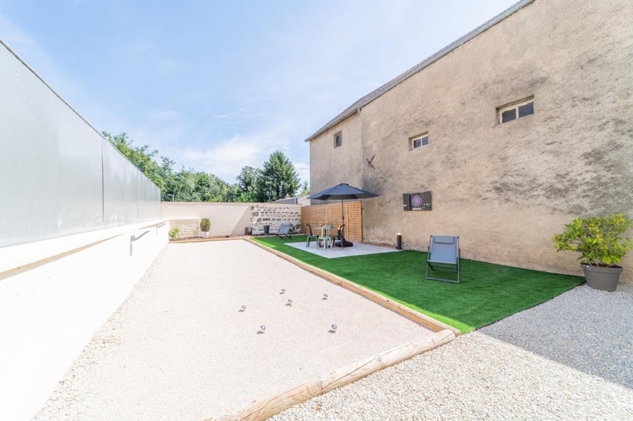 Côté Cour, 3 chambres, terrasses, jardin privé avec terrain de pétanque, cave voutée Corgoloin Exterior foto